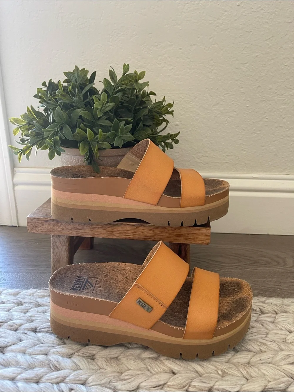 Reef Women's Cushion Vista Higher Sandals in Natural - Picture 3 of 8